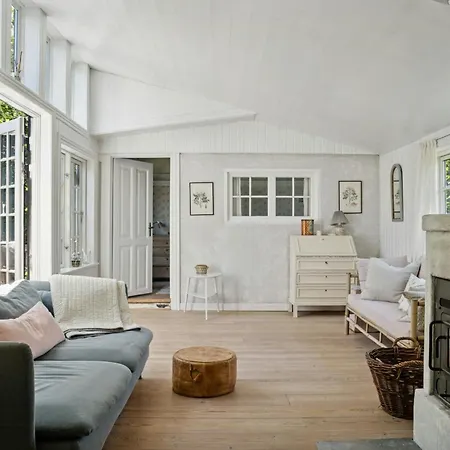 And Forest Close To House Дом отдыха