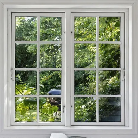 And Forest Close To House Дом отдыха Тисвиллелайе