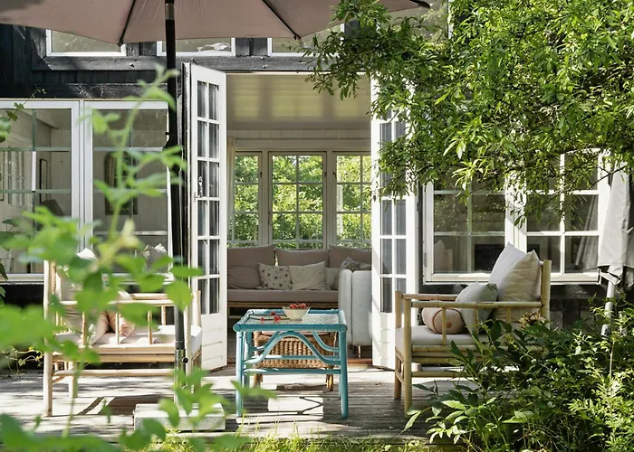 Hébergement de vacances And Forest Close To House